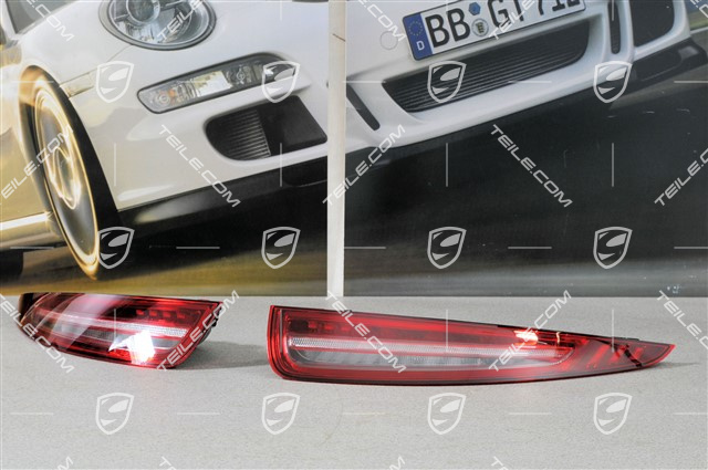 Heckleuchten in Schwarz-Rot, Satz (L+R)
