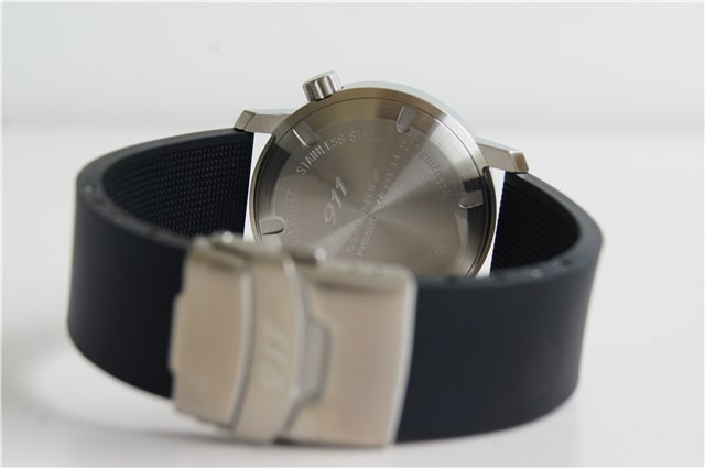 Essential watch 911