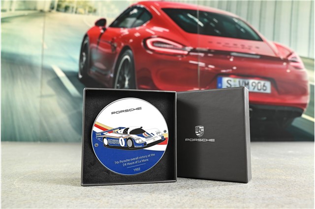 Kühlergrill-Emblem – Racing – Ltd.