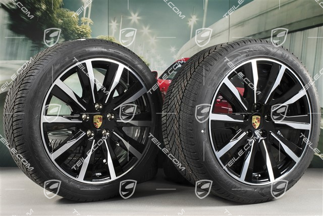 20" Taycan Tequipment Design Winterräder Satz, Felgen 9J x 20 ET54 + 11J x 20 ET60 + NEUE Goodyear Winterreifen 245/45 R20 + 285/40 R20, in Schwarz Hochglanz