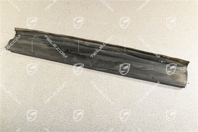 Seal for rear spoiler roller cover