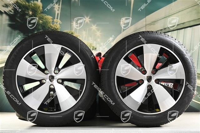 20-inch Macan winter wheel set, rims 7,5J x 20 ET32 + 10J x 20 ET49 + Goodyear winter tyres 235/55 R20 + 285/45 R20, black high gloss, millage about 30km