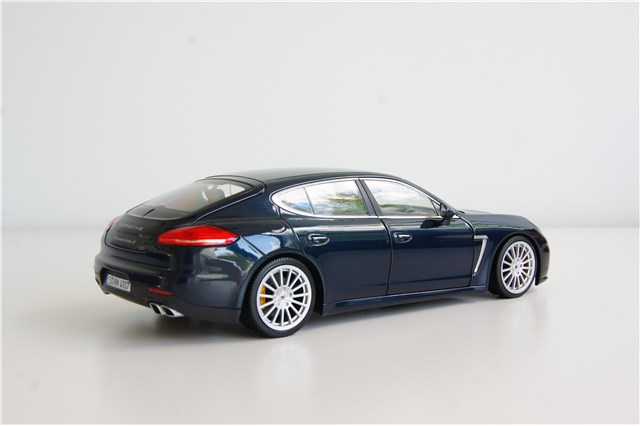 Modell car Panamera Turbo S, facelift 2014, scale 1:18
