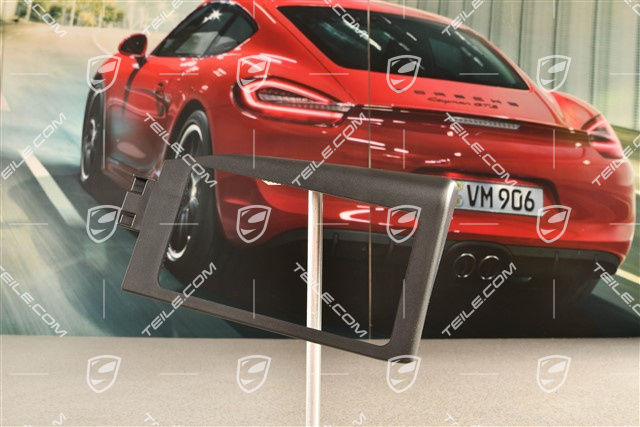 Spyder, Obudowa klamki awaryjnego otwierania bagażnika