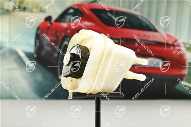 Brake fluid tank