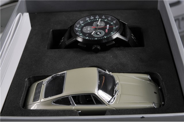 Watch/ Chronograph 50 years  911 + model car Minichamps 1:43
