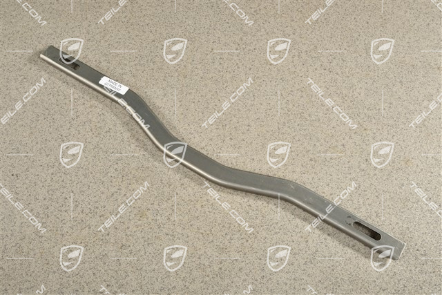 Midsection between rear silencers