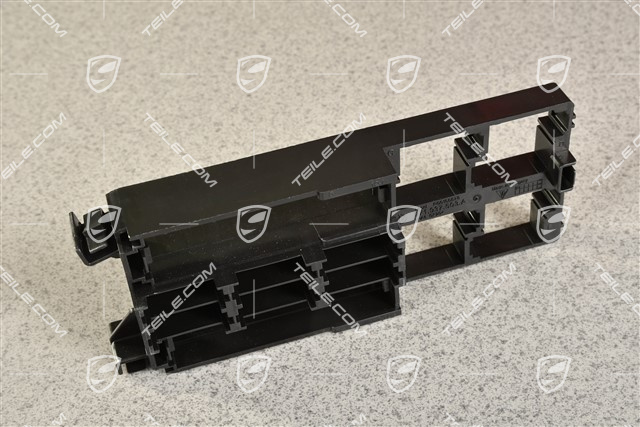 Relay carrier plate / Relay housing bracket, Engine bay