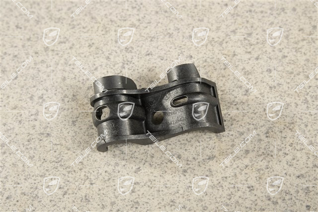 Uchwyt do chłodnicy oleju układu wspomagania kierownicy