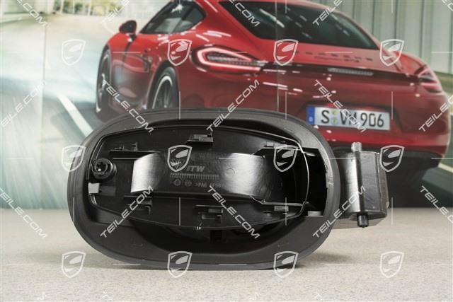 3,0TDI, Wnęka klapki paliwa