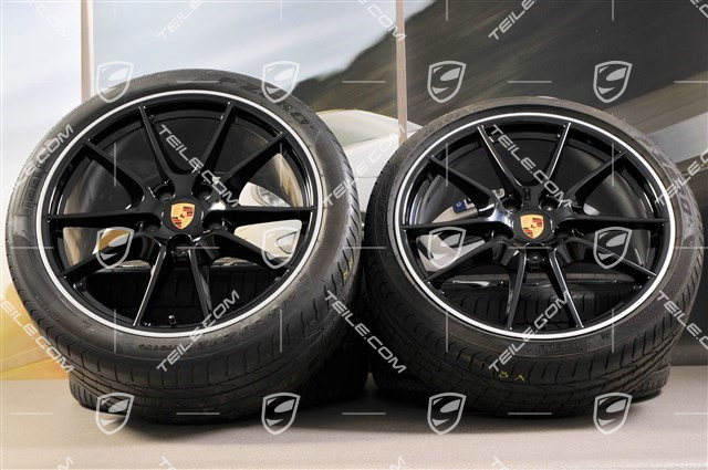 20" Sommerräder Satz Carrera S III, Felgen 8,5J x 20 ET51 + 11J x 20 ET52 + NEUE Pirelli P Zero Sommerreifen 245/35 ZR20 + 305/30 ZR20, mit RDK-Sensoren, schwarz hochglanz