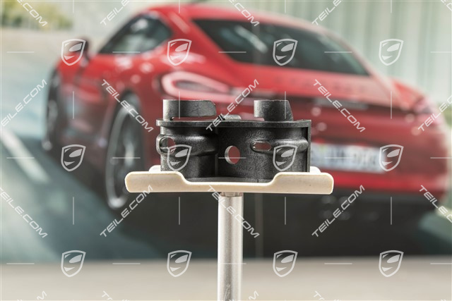 Uchwyt do chłodnicy oleju układu wspomagania kierownicy