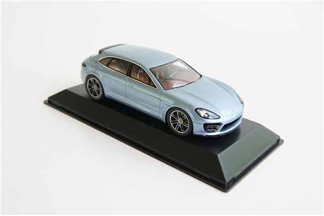 Porsche Panamera Sport Turismo, 1:43