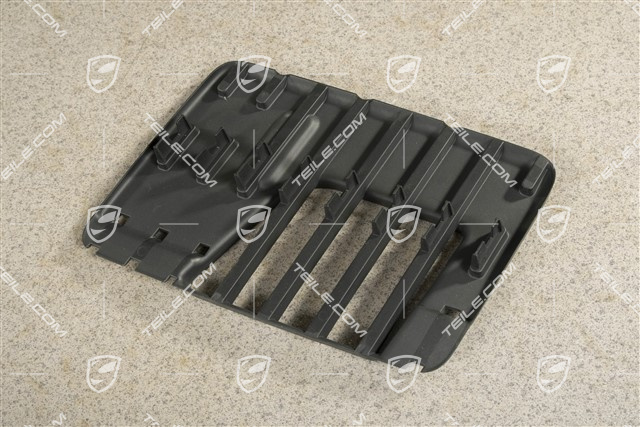 Turbo, Uchwyt kratki wentylacyjnej pokrywy silnika, R