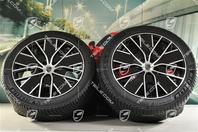 21" Macan Design Winterräder Satz, Felgen 8,5J x 21 ET27 + 10,5J x 21 ET47 + NEUE Michelin Pilot Alpin 5 SUV Winterreifen 255/45 R21 + 285/40 R21, in Schwarz Hochglanz