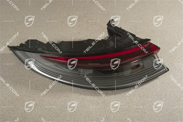 Rear / tail light, L