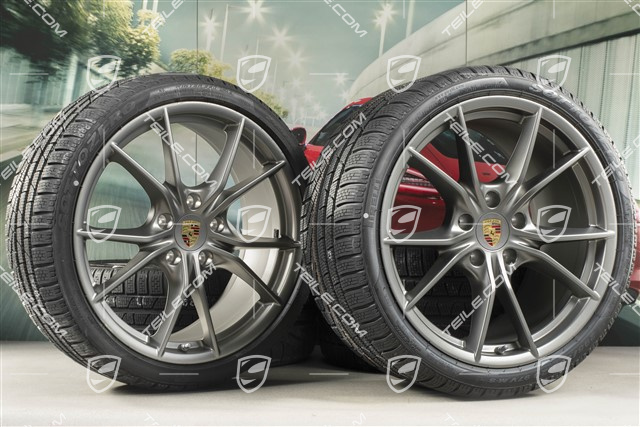 20" Winterräder Satz Carrera S (IV), Felgen 8,5J x 20 ET49 + 11J x 20 ET56 + Pirelli Sottozero II Winterreifen 245/35 R20 + 295/30 R20, in Platinum (seidenglanz)