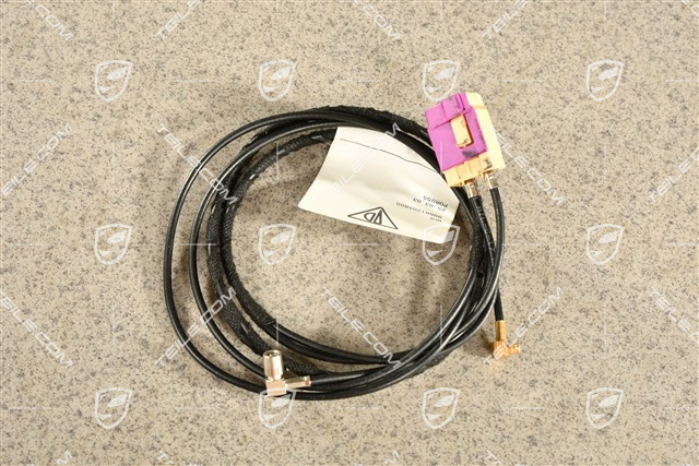 Kabel połączenia wzmacniacza sygnału antenowego ze sterownikiem, R