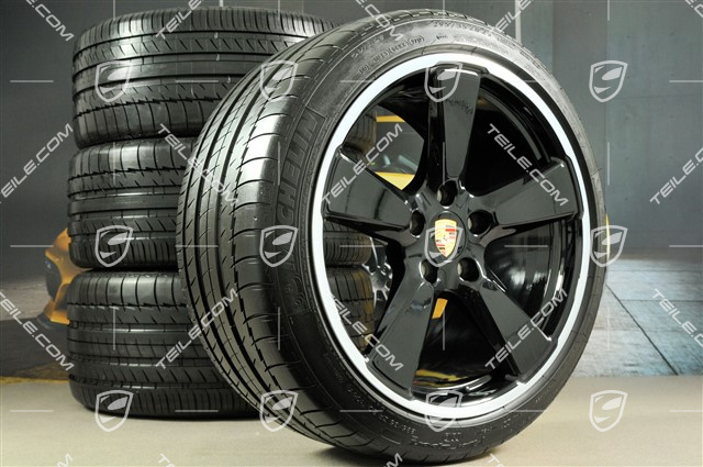 20" Sport Classic komplet kół letnich, czarny połysk, felgi 9,5J x 20 ET65 + 11,5 x 20 ET63 + opony letnie 255/40 ZR20 + 295/35 ZR20, z czujn.ciśnieni