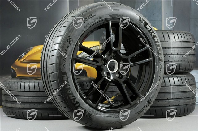 19" Koła letnie, komplet "Panamera", felgi 9J x 19 ET64 + 10,5 J x 19 ET62 + opony letnie Michelin Sport 4 265/45 R19 + 295/40 R19, czarny połysk