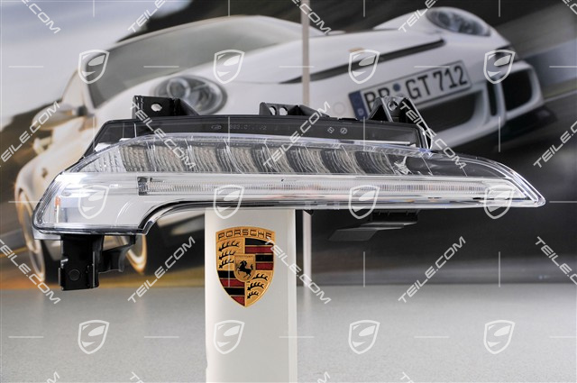 Additional headlight, R