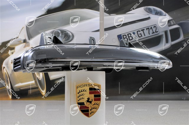 Additional headlamp, LED daytime driving lights, GTS / GT4, R Additional headlamp, LED daytime driving lights, GTS / GT4, R