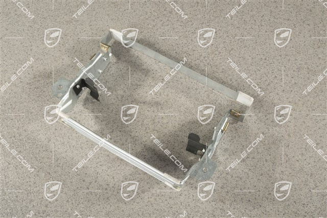 Dashboard, Retaining frame / support, centre