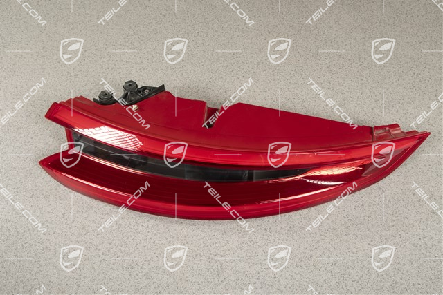 Lampa tylna, R