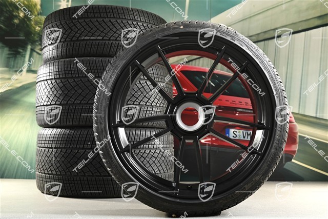20"+21" Turbo S Winterräder Satz, Zentralverschluss Felgen 8,5J x 20 ET40 + 11J x 21 ET66 + Goodyear Winterreifen 245/35 R20 + 305/30 R21, schwarz seidenmatt