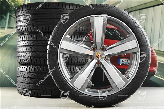 21" Exclusive Design Sport Sommerräder, Felgen 9,5J x 21 ET27 + 10J x 21 ET19 + Michelin Sommerreifen 265/40 R21 + 295/35 R21, Platinsilber, mit RDK-Sensoren