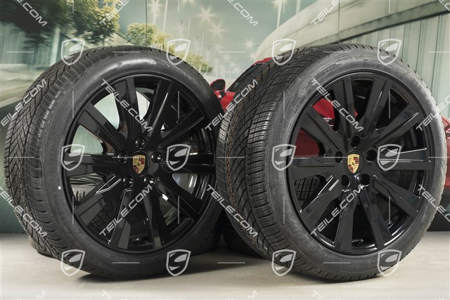 20-inch Taycan Tequipment Design winter wheel set, rims 9J x 20 ET54 + 11J x 20 ET60, Goodyear winter tyres 245/45 R20 + 285/40 R20