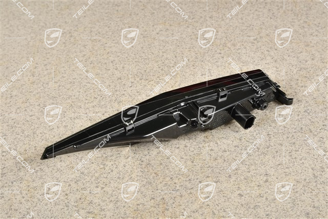 Cross Turismo, Turn signal / indicator light, L