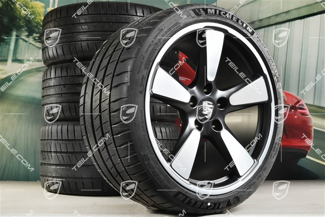 20" Sommerräder Satz Sport Classic "50 Jahre 911", 9J x 20 ET51 + 11,5J x 20 ET48, Michelin Pilot Sport 4S Sommerreifen 245/35 R20 + 305/30 R20, in Schwarz