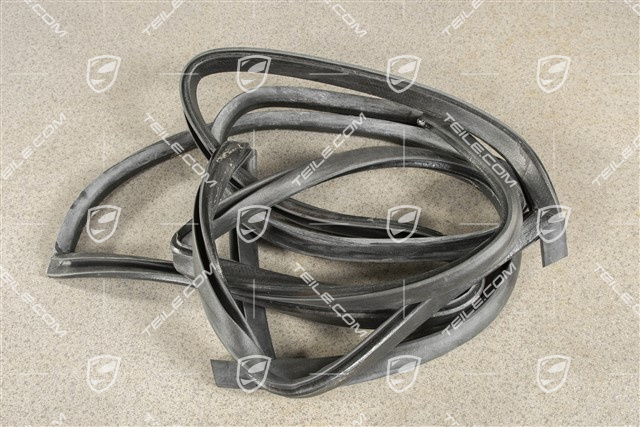 Front bonnet seal
