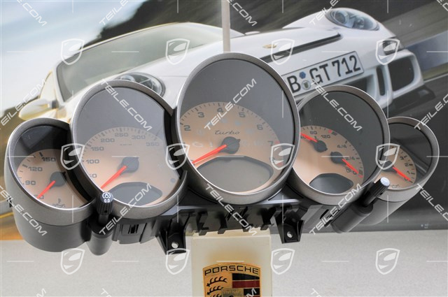 Kombiinstrument, Turbo / 6-Gang Getriebe, EXCLUSIVE-Programm, Zifferblatt lackiert in Sandbeige