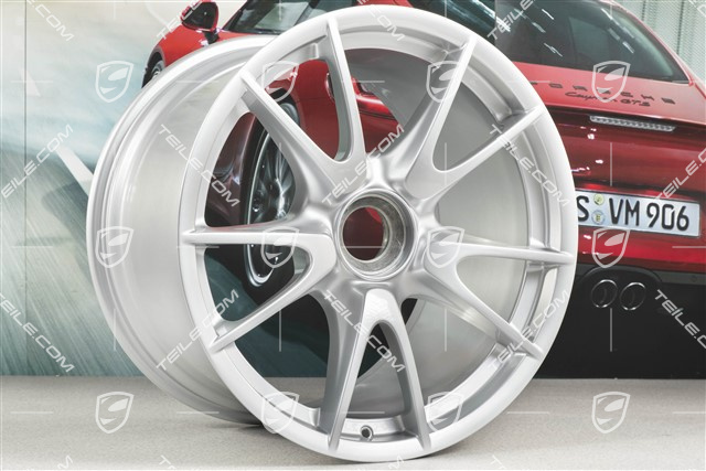 19-inch GT3 II wheel set, front 8,5J x 19 ET53 + rear 12J x 19 ET63, silver