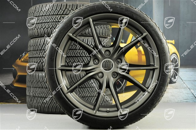 20" Winterräder Satz Carrera S (IV), Felgen 8,5J x 20 ET49 + 11J x 20 ET56 + NEUE Michelin Pilot Alpin PA4 N1 Winterreifen 245/35 R20 + 295/30 R20, in Platinum (seidenglanz)