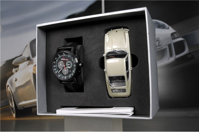 Watch/ Chronograph 50 years  911 + model car Minichamps 1:43