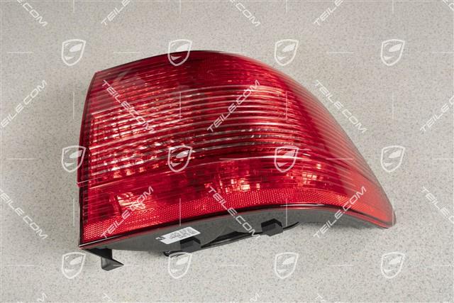 Lampa tylna, R