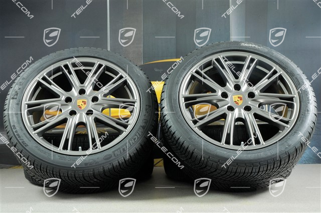 20" Winterräder Satz "Exclusive Design", Felgen 9,5 J x 20 ET71 + 10,5 J x 20 ET71 + Michelin Pilot Alpin 4 Winterreifen 275/40 R20 + 315/35 R20, Platinum (seidenglanz)