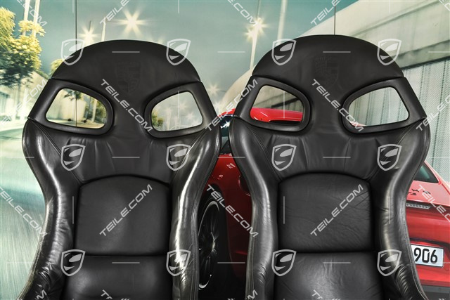 Fotele kubełkowe, czarna skóra, z wytłoczonym herbem Porsche, L+R
