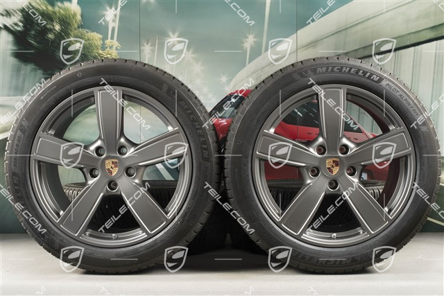 20" koła zimowe Cayenne Sport Classic Komfort, komplet, felgi 9J x 20 ET50 + 10,5J x 20 ET64 + opony zimowe Michelin 275/45 R20 + 305/40 R20, z czujnikami ciśnienia, Platinum półmat satyna
