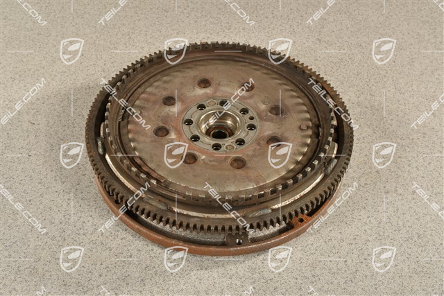 Dual mass flywheel
