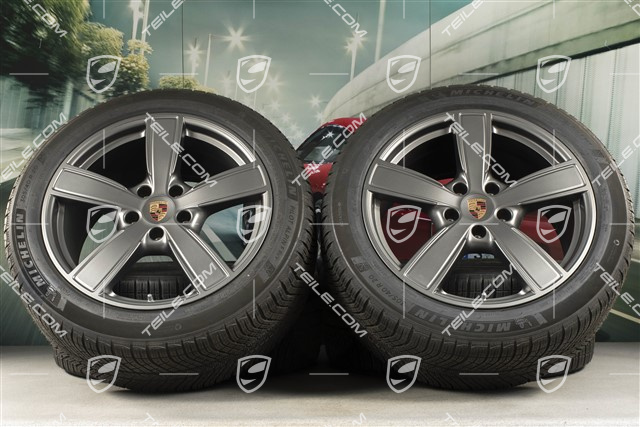20" koła zimowe Cayenne Sport Classic Komfort, komplet, felgi 9J x 20 ET50 + 10,5J x 20 ET64 + opony zimowe Michelin 275/45 R20 + 305/40 R20, z czujnikami ciśnienia, Platinum półmat satyna