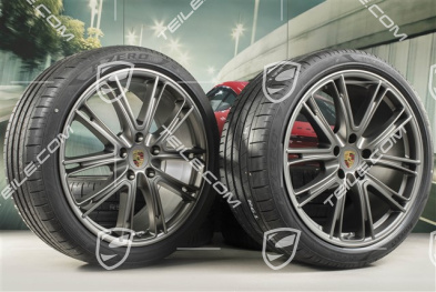 21-inch Panamera Exclusive Design summer wheel set, rims 9,5J x 21 ET71 + 11,5J x 21 ET69 + Pirelli summer tires 275/35 ZR21 + 315/30 ZR21, Platinum, with TPM