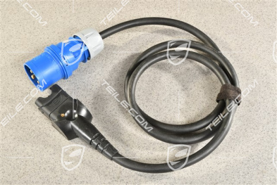 Connecting line / Charging cable with socket