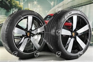 22" "Macan Sport" Sommerräder Satz, Felgen 9J x 22 ET29 + 11J x 22 ET47 + NEUE Goodyear Sommerreifen 255/40 R22 + 295/35 R22, in Schwarz Hochglanz