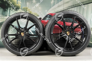 20" Carrera S IV Sommerräder Satz, Felgen 8J x 20 ET57 + 10J x 20 ET45, GoodYear Sommerreifen 235/35 ZR20 + 265/35 ZR20, schwarz hochglanz, mit RDK-Sensoren