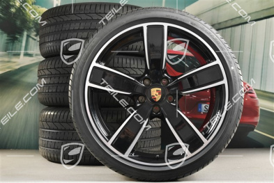 22" Sommerräder Satz Sport Classic, Felgen 10J x 22 ET48 + 11,5J x 22 ET61 + NEUE Pirelli Sommerreifen 285/35 ZR22 + 315/30 ZR22, Schwarz Hochglanz, mit RDK-Sensoren