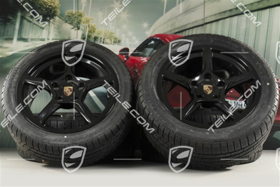 18" Boxster Winterräder Satz, Felgen 8J x 18 ET57 + 9,5J x 18 ET49, Pirelli Sottozero II Winterreifen 235/45 R18 + 265/45 R18, schwarz hochglanz